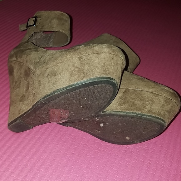 Wedges with strap - Picture 4 of 5